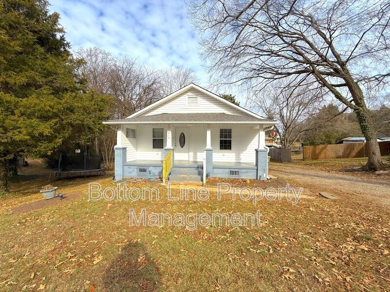 1215 Milton Ave in Kannapolis, NC - Building Photo