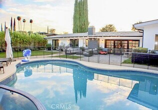 4820 Abbeyville Ave in Los Angeles, CA - Building Photo - Building Photo