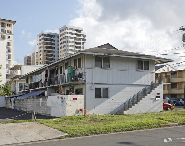 1738 Young St in Honolulu, HI - Building Photo - Building Photo