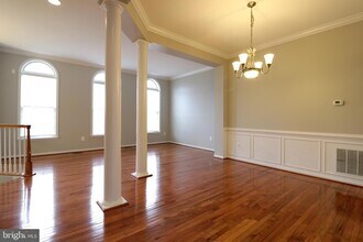 2351 Stone Fence Ln in Herndon, VA - Building Photo - Building Photo