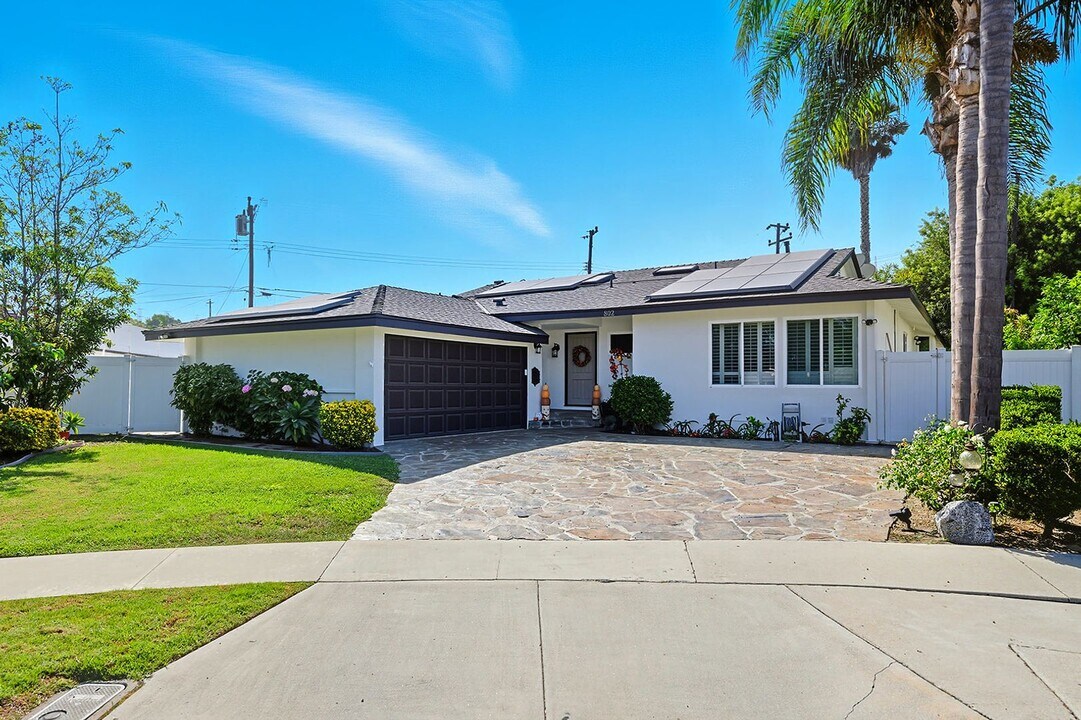 802 Lees Ave in Long Beach, CA - Building Photo