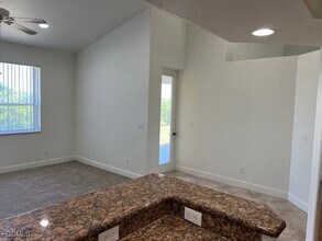 390 Palomar Ave in Lehigh Acres, FL - Building Photo - Building Photo