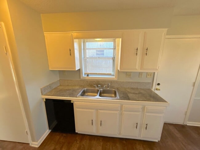 5940 Pebble Beach Ave in Memphis, TN - Building Photo - Building Photo