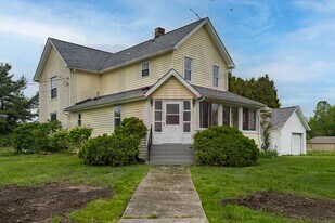 5066 Newton Falls Rd in Ravenna, OH - Building Photo