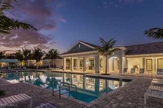 2567 Seychelles Dr in Naples, FL - Building Photo - Building Photo