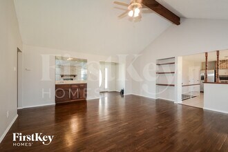 4111 Les Cherbourg Ln in Florissant, MO - Foto de edificio - Building Photo