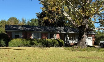 3827 Sylvan Dr in Wilmington, NC - Building Photo