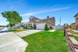 2252 Cypress St in Lancaster, CA - Building Photo - Building Photo