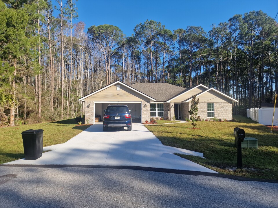 137 Ullian Trail in Palm Coast, FL - Building Photo