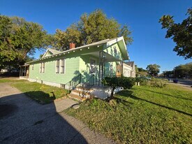 715 S Hydraulic Ave in Wichita, KS - Building Photo