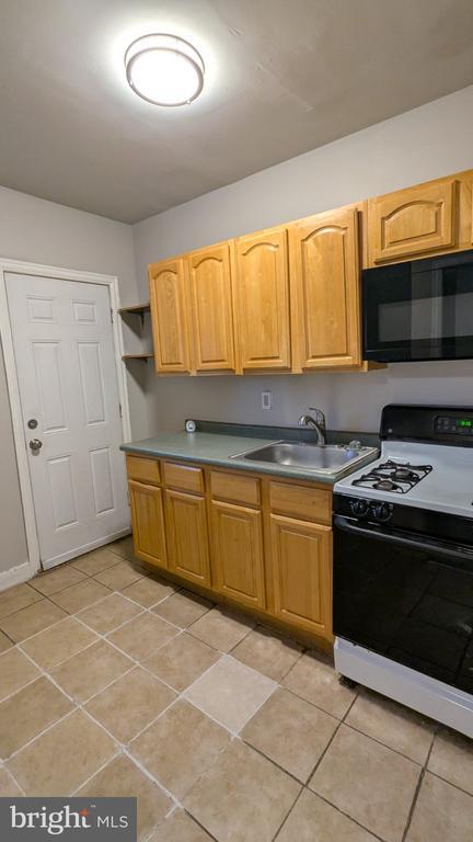 property at 412 E Walnut Ln