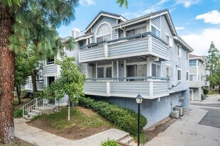 26914 Rainbow Glen Dr in Santa Clarita, CA - Building Photo