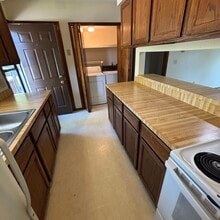 827 Fisher Dr in Lansing, MI - Foto de edificio - Building Photo