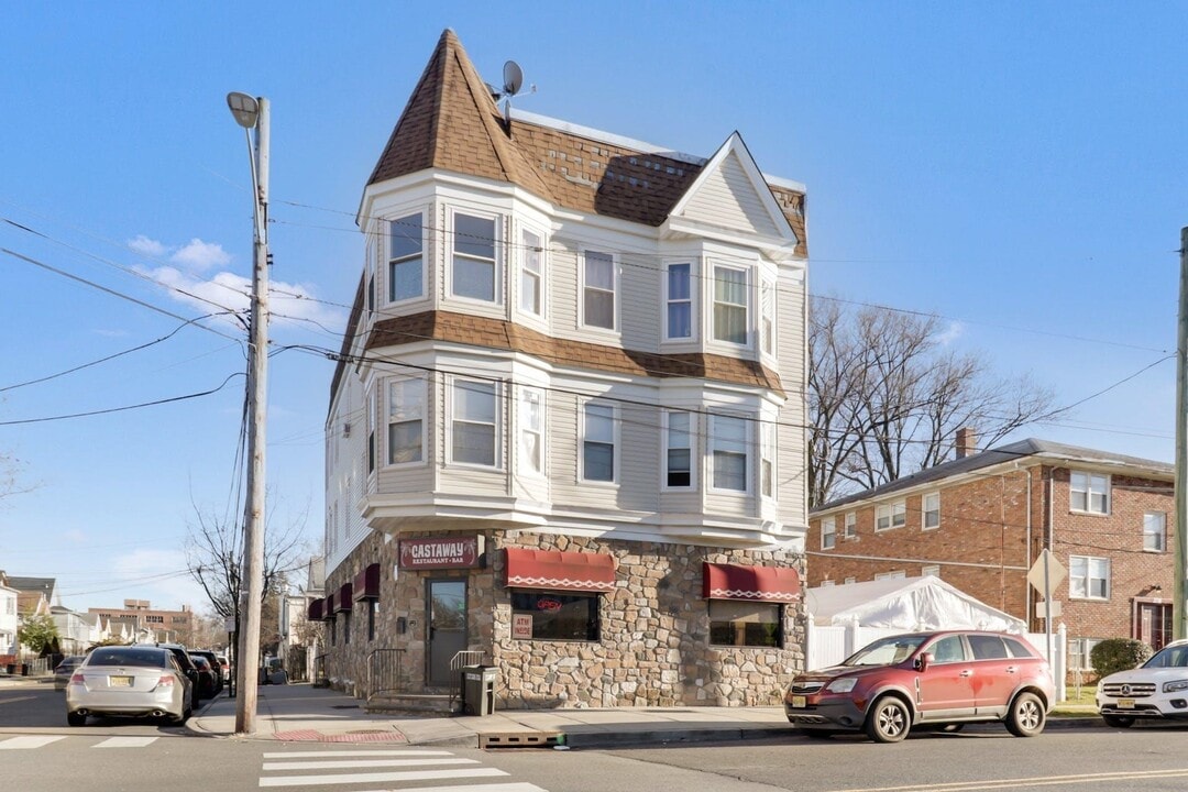 284 WATCHUNG Ave in Orange, NJ - Building Photo