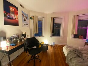 28 Lawn St, Unit 2 in Boston, MA - Foto de edificio - Building Photo