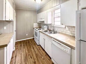 8917 Tanya Dr in Little Rock, AR - Foto de edificio - Building Photo