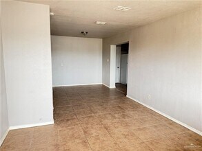 12 E Schunior St in Edinburg, TX - Building Photo - Building Photo