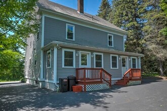 569 West St in Keene, NH - Foto de edificio - Building Photo