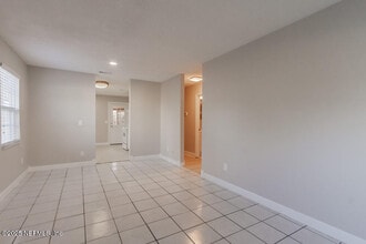 1050 Assisi Ln in Jacksonville, FL - Building Photo - Building Photo