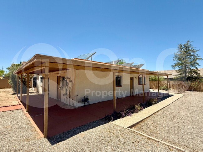 1303 N Walnut Blvd in Tucson, AZ - Building Photo - Building Photo