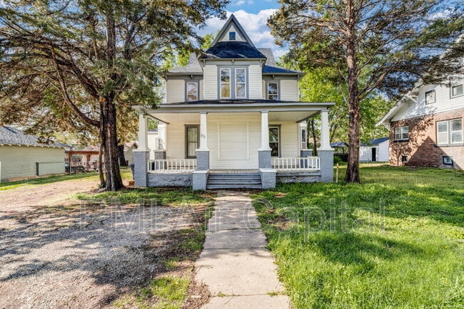 property at 911 W Central Ave