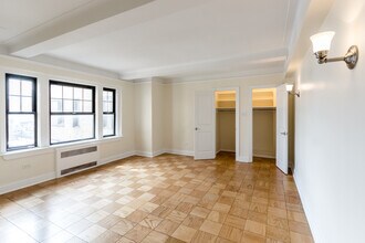 95 Christopher St in New York, NY - Building Photo - Building Photo