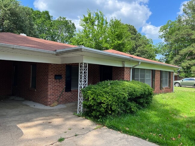 property at 2801 Bobbie St