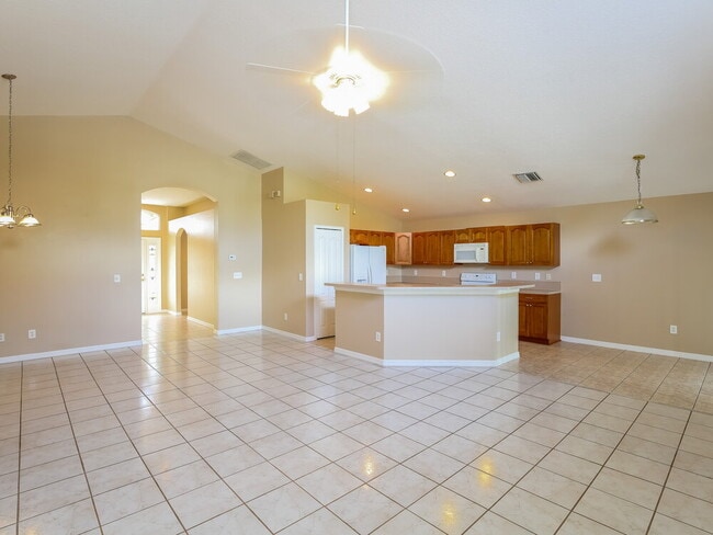 22646 Hawk Hill Loop in Land O Lakes, FL - Foto de edificio - Building Photo