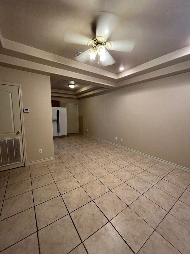 2803 Bayard St in Laredo, TX - Foto de edificio - Building Photo