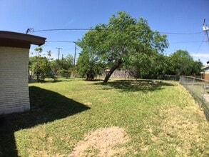 823 S 17th Ave in Edinburg, TX - Building Photo - Building Photo