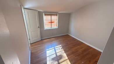 5505 Beechwood Ave in Maple Heights, OH - Building Photo - Building Photo
