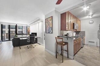 407 Park Ave S in New York, NY - Building Photo - Building Photo