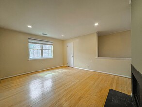 2831-D S Wakefield St in Arlington, VA - Building Photo - Building Photo