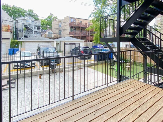 3820 N Sheffield Ave, Unit 1 in Chicago, IL - Building Photo - Building Photo