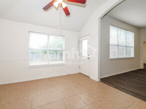 912 Westbury Terrace in Yukon, OK - Building Photo - Building Photo