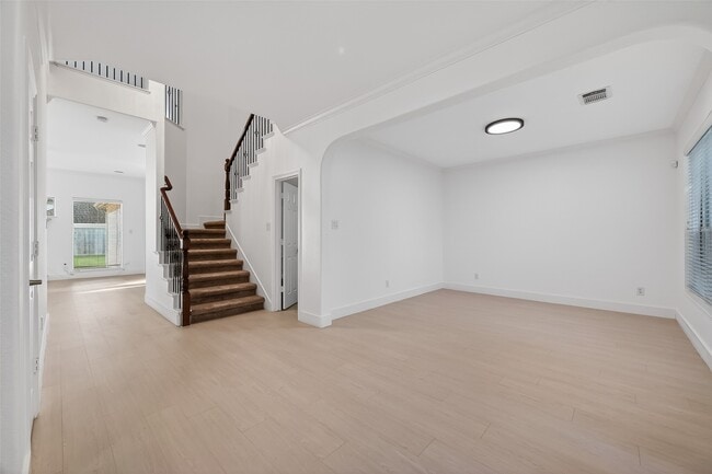 22115 Oakcreek Hollow Ln