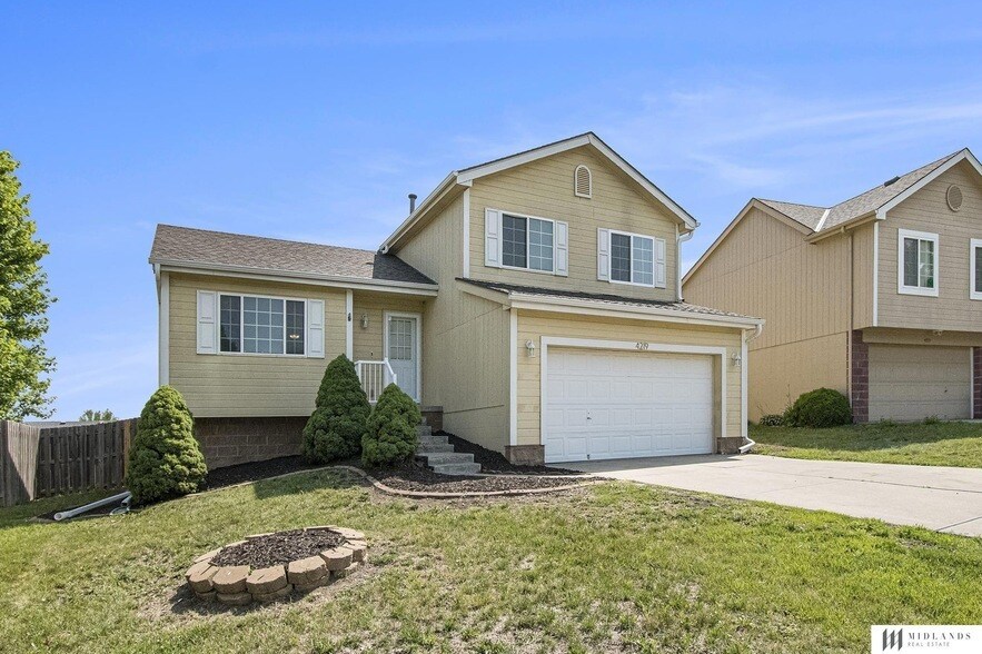 4219 N 171st Ave in Omaha, NE - Foto de edificio