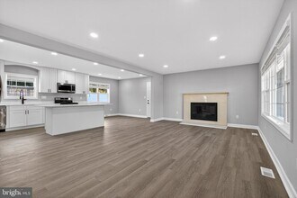 2403 Kingsway Rd in Fort Washington, MD - Building Photo - Building Photo