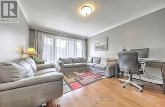 45 Greyhound Dr in Toronto, ON - Building Photo - Building Photo