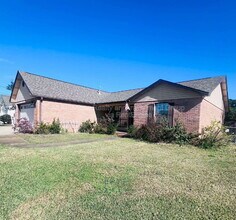 2220 Kerra Ln in Navarre, FL - Foto de edificio - Building Photo