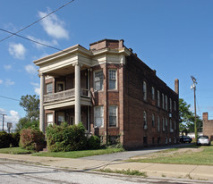 1910 E 57th St Apartments