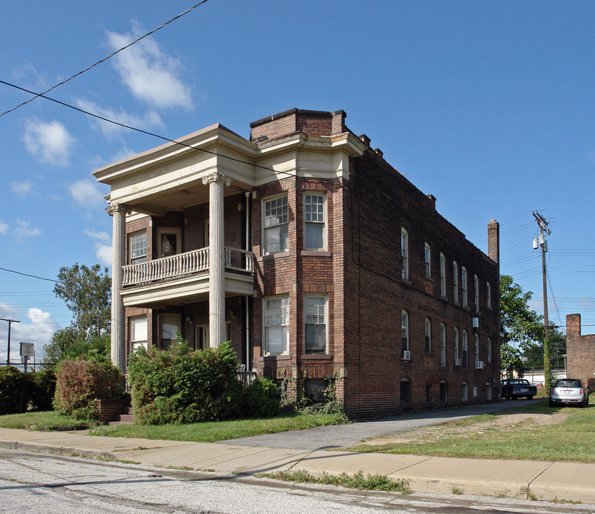 1910 E 57th St in Cleveland, OH - Building Photo