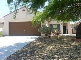 129 West Calle Guija in Sahuarita, AZ - Building Photo
