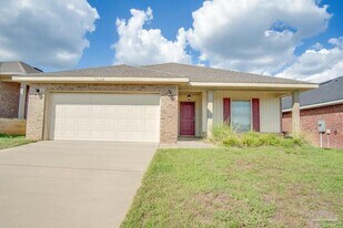 5628 Blue Sky Ct in Milton, FL - Building Photo