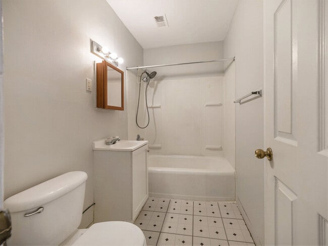 2426-1/2 S 16th St in Omaha, NE - Building Photo - Building Photo