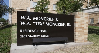 TCU Moncrief Hall in Fort Worth, TX - Foto de edificio - Building Photo