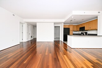 350 G St SW, Unit N502 in Washington, DC - Building Photo - Building Photo