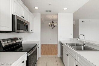 8570 Kingbird Loop in Ft. Myers, FL - Building Photo - Building Photo