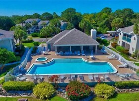 50 Emerald Woods Dr in Naples, FL - Building Photo