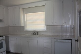 1024 S Holly Dr in Midwest City, OK - Building Photo - Building Photo